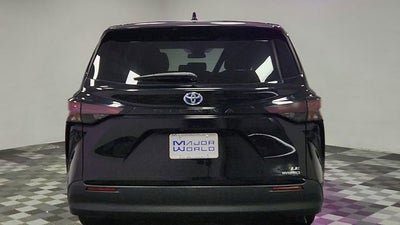 2024 Toyota Sienna LE