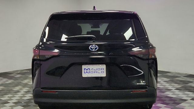 2024 Toyota Sienna LE