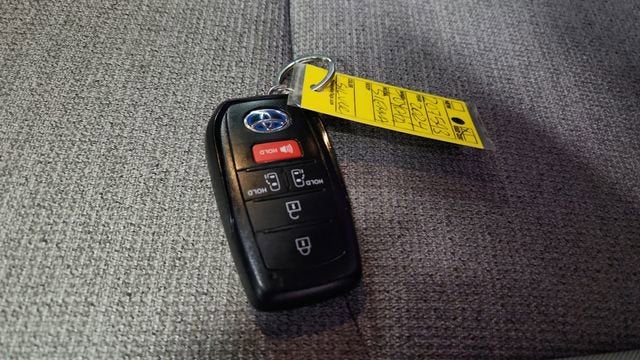 2024 Toyota Sienna LE