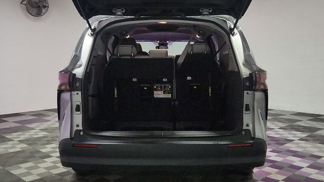 2024 Toyota Sienna LE