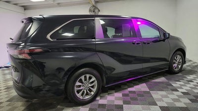 2024 Toyota Sienna LE