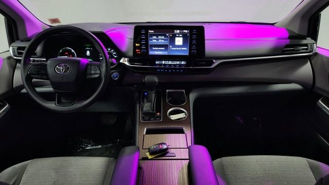 2024 Toyota Sienna LE