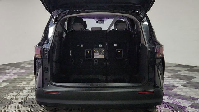 2024 Toyota Sienna LE