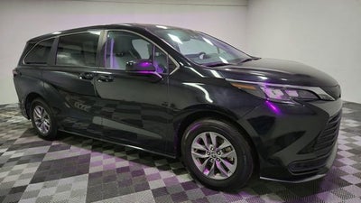 2024 Toyota Sienna LE