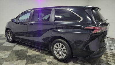 2024 Toyota Sienna LE
