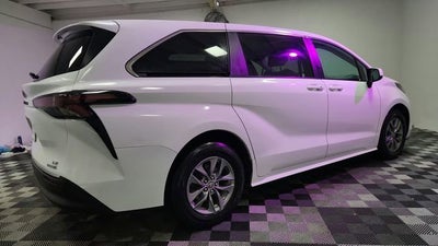 2024 Toyota Sienna LE