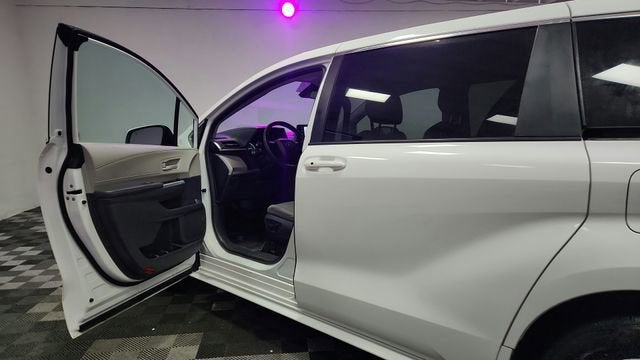 2024 Toyota Sienna LE