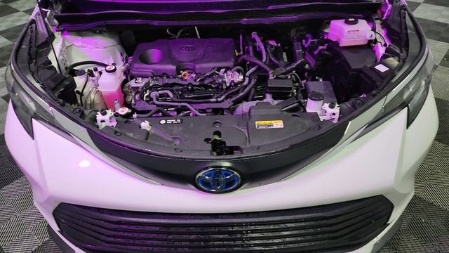 2024 Toyota Sienna LE