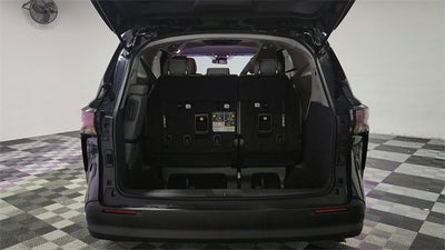 2024 Toyota Sienna LE