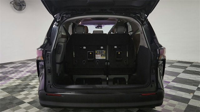 2024 Toyota Sienna LE