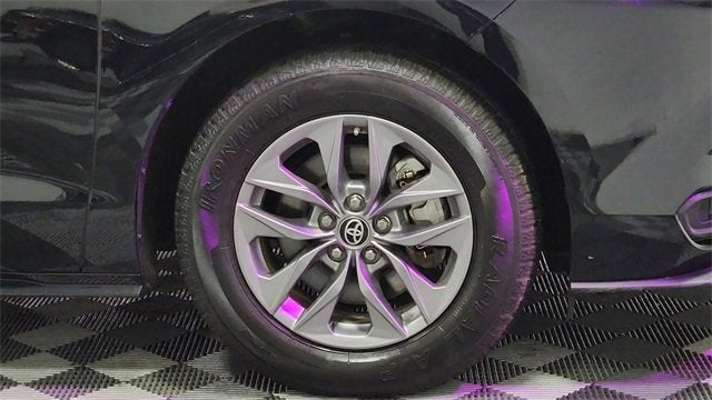 2024 Toyota Sienna LE