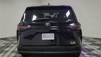 2024 Toyota Sienna LE