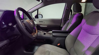 2024 Toyota Sienna LE