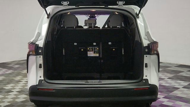 2024 Toyota Sienna LE