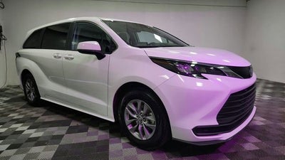 2024 Toyota Sienna LE