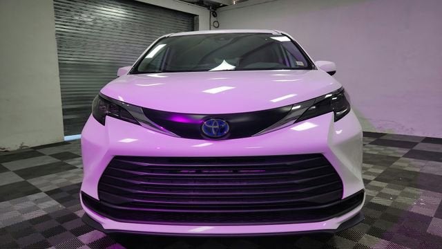 2024 Toyota Sienna LE