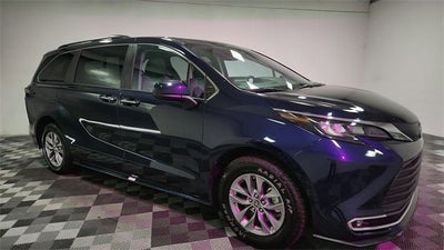 2024 Toyota Sienna XLE