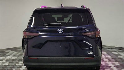 2024 Toyota Sienna XLE