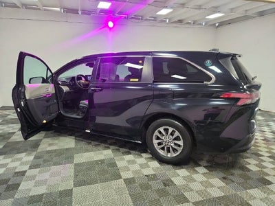 2022 Toyota Sienna XLE