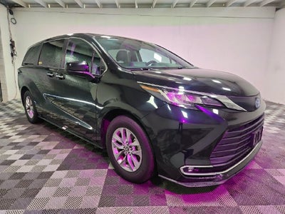 2022 Toyota Sienna XLE