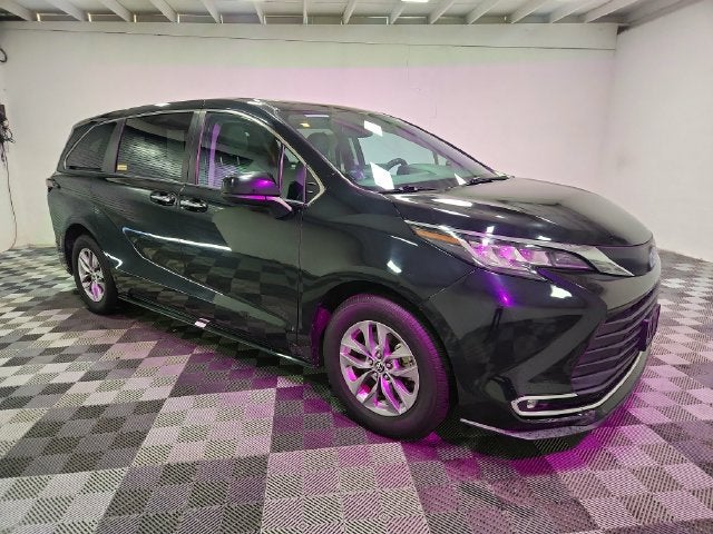 2022 Toyota Sienna XLE