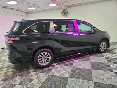 2022 Toyota Sienna XLE