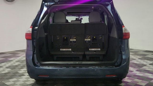 2017 Toyota Sienna XLE Auto Access Seat