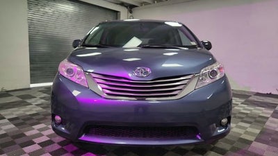 2017 Toyota Sienna XLE Auto Access Seat