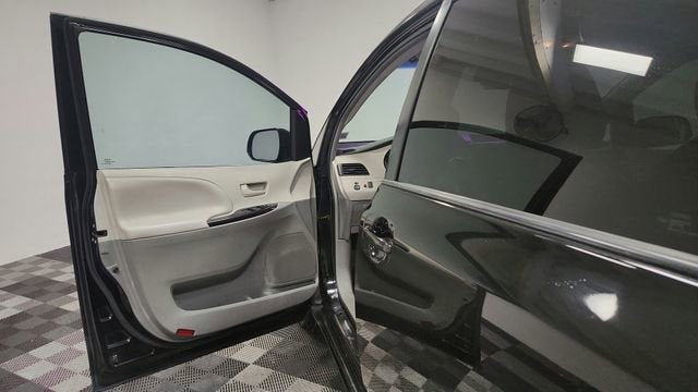 2014 Toyota Sienna L