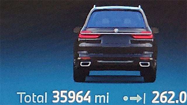 2025 BMW X7 xDrive40i