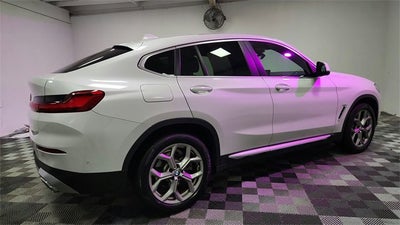 2025 BMW X4 xDrive30i