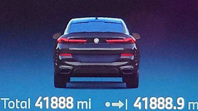 2025 BMW X6 xDrive40i