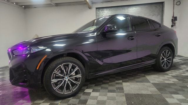2025 BMW X6 xDrive40i