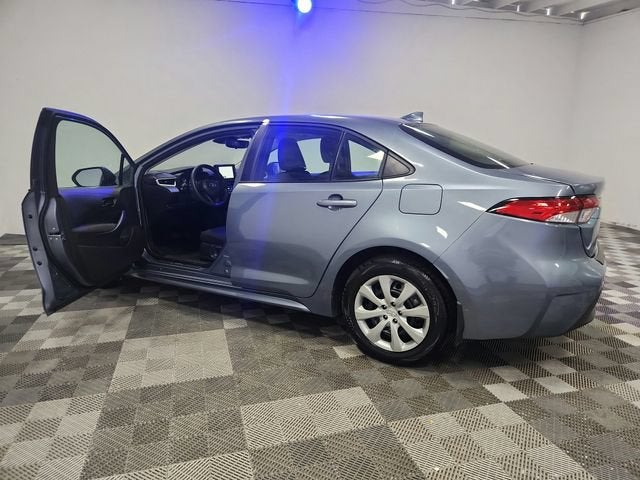 2025 Toyota Corolla LE - Photo 16