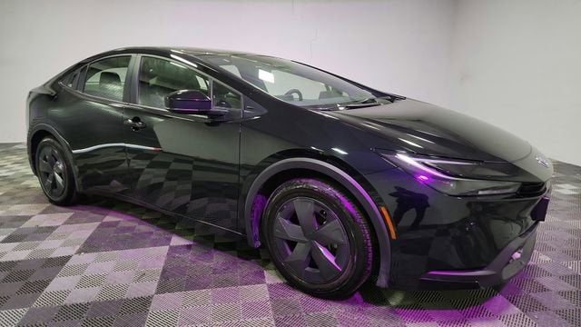 2025 Toyota Prius LE