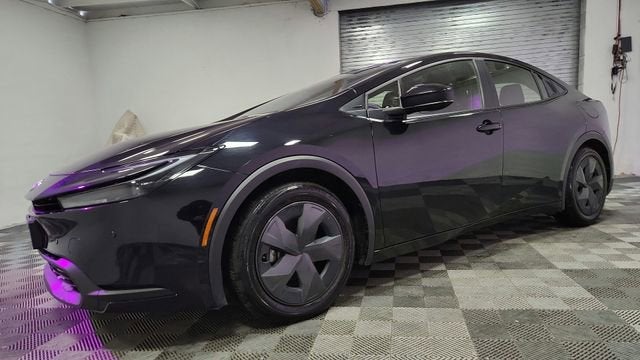 2025 Toyota Prius LE