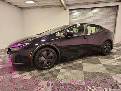 2025 Toyota Prius LE