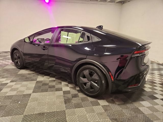 2025 Toyota Prius LE