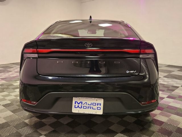 2025 Toyota Prius LE