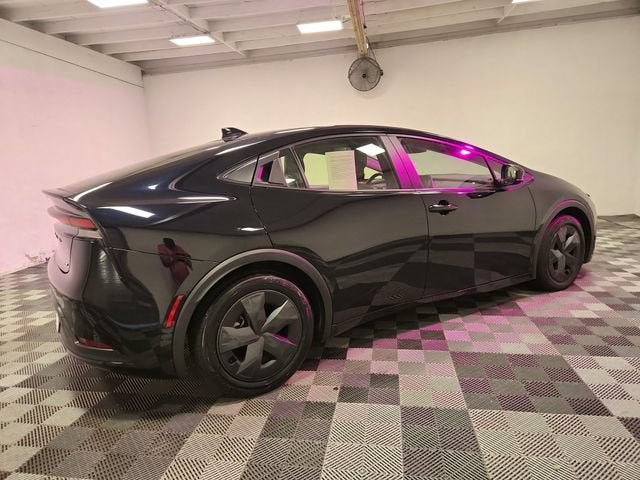 2025 Toyota Prius LE