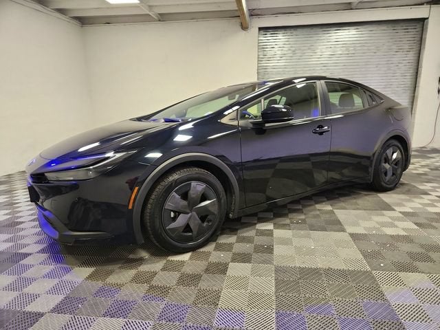 2025 Toyota Prius LE