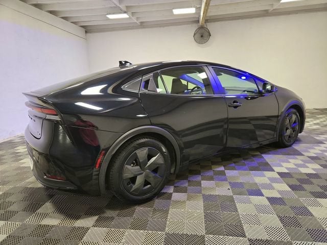 2025 Toyota Prius LE