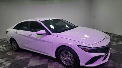 2025 Hyundai Elantra SE