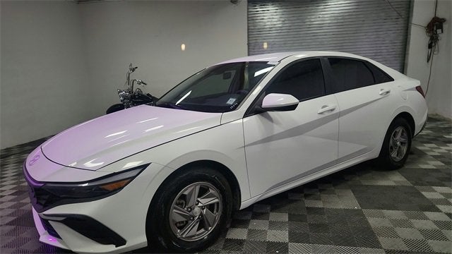 2025 Hyundai Elantra SE