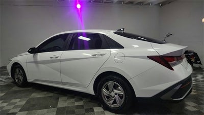 2025 Hyundai Elantra SE