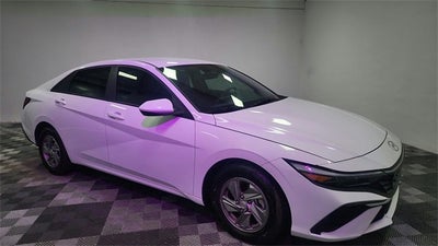 2025 Hyundai Elantra SE