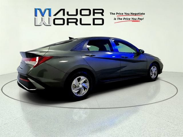 2025 Hyundai Elantra SE