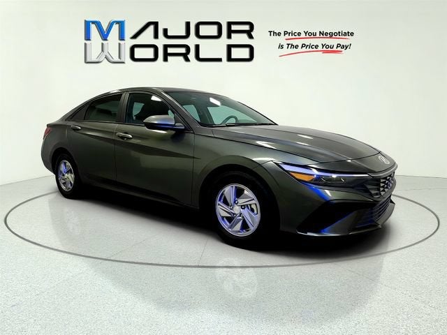 2025 Hyundai Elantra SE