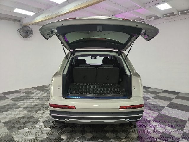 2023 Audi Q7 Premium
