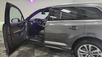 2025 Audi Q7 Premium